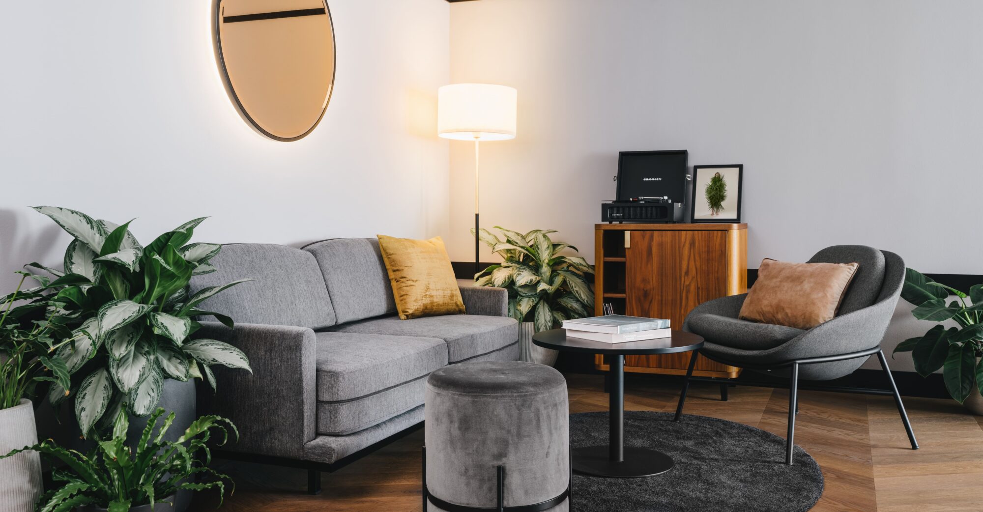CLASSY SUITES