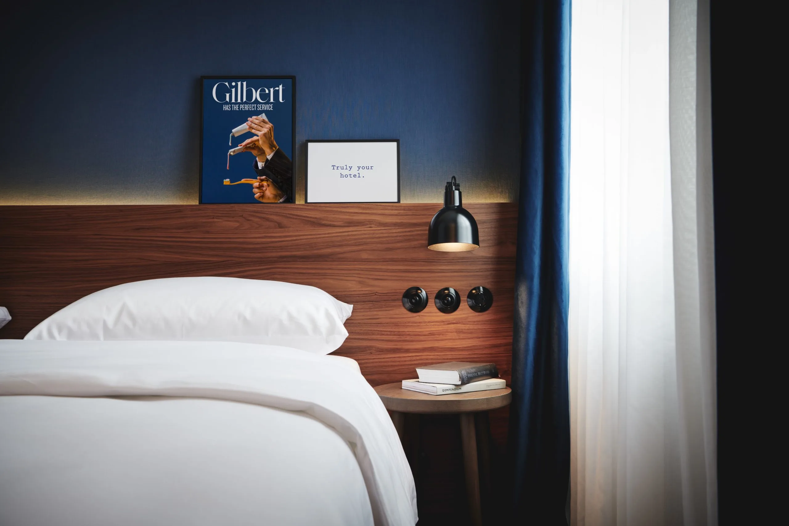 Modernes Schlafzimmer mit stilvollem Design.